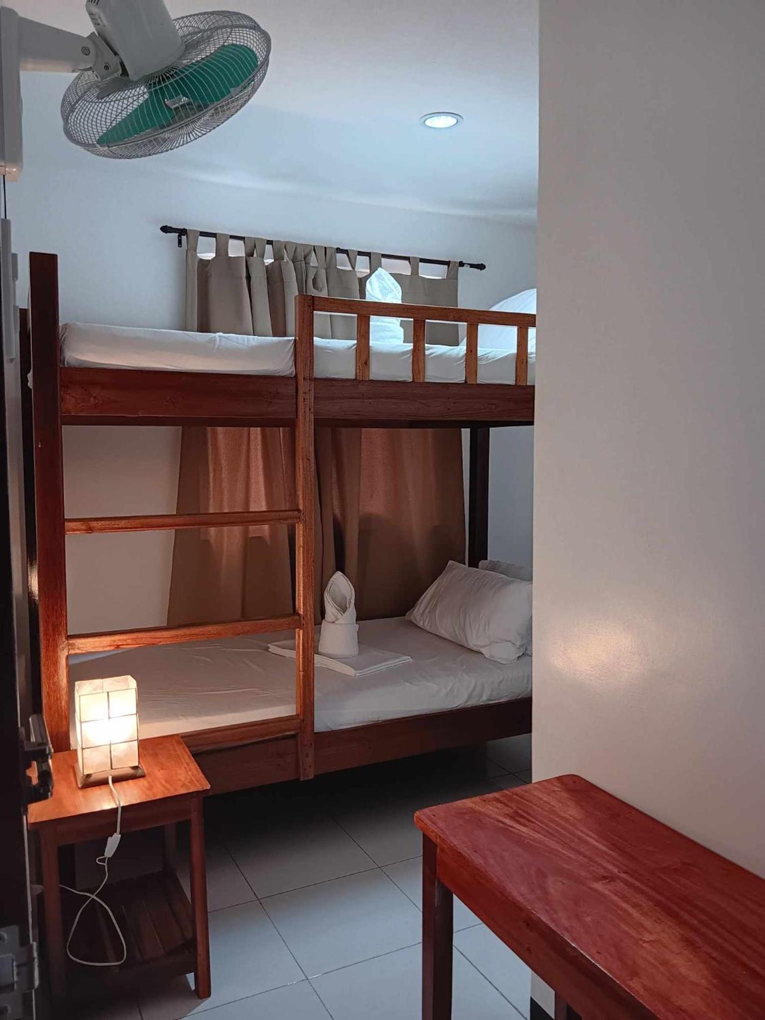 Forest Bay Inn Эль-Нидо Экстерьер фото