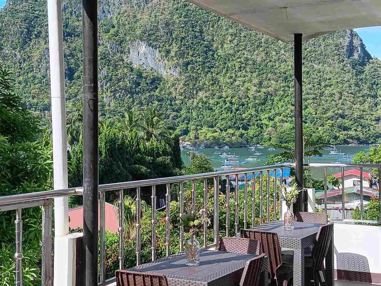 Forest Bay Inn Эль-Нидо Экстерьер фото