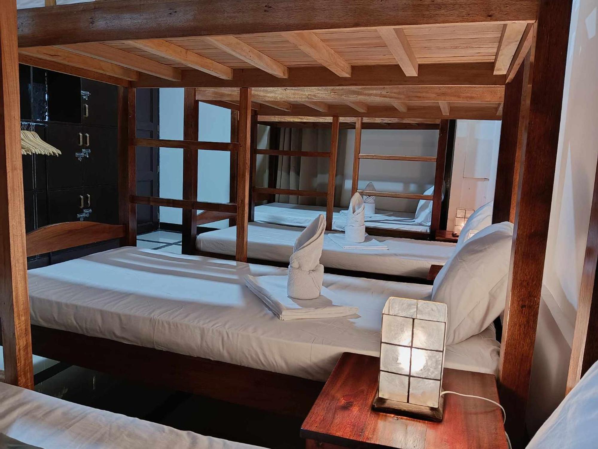 Forest Bay Inn Эль-Нидо Экстерьер фото