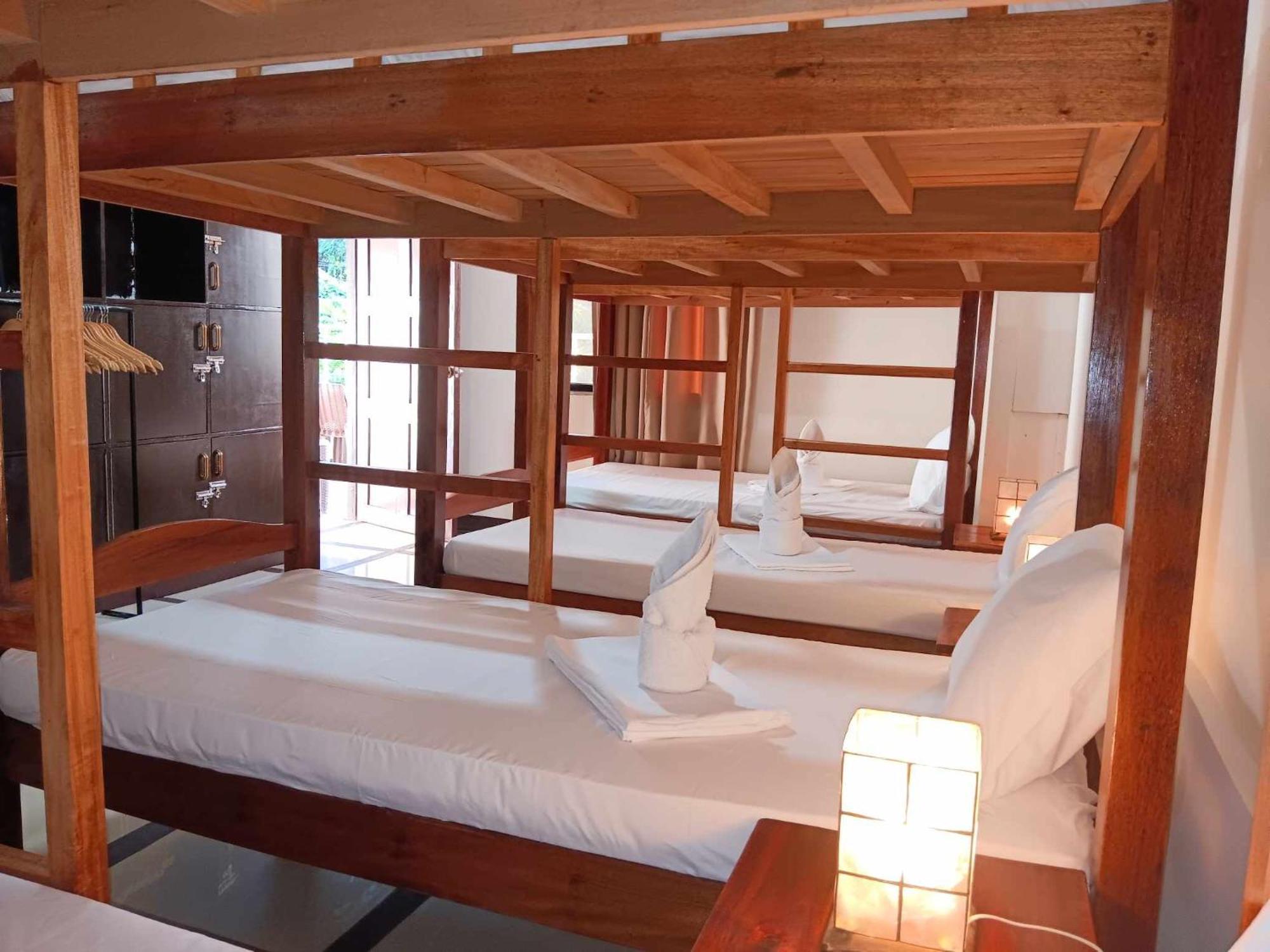 Forest Bay Inn Эль-Нидо Экстерьер фото